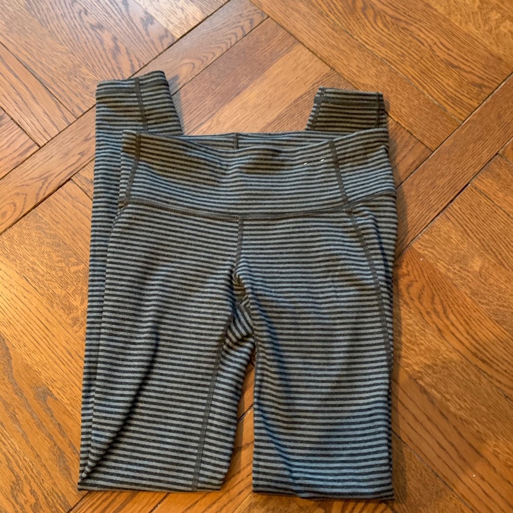 Gap Fit striped workout leggings